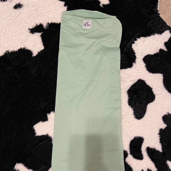Green Ollie Swaddle - Picture 3 of 3